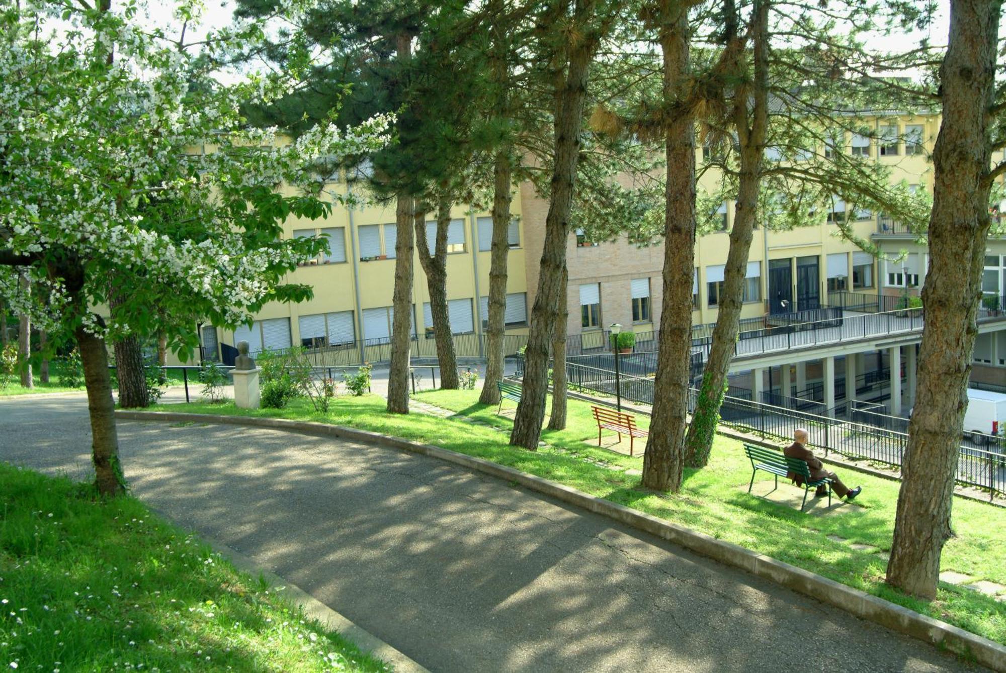 Casa Religiosa Di Ospitalità Nazareno Hotel Spoleto Exterior foto